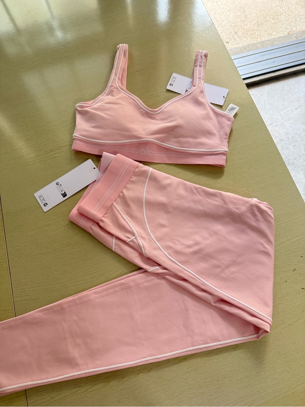 ALO Yoga Pink Seamless Low-Impact Sports Bra & Leggings Set